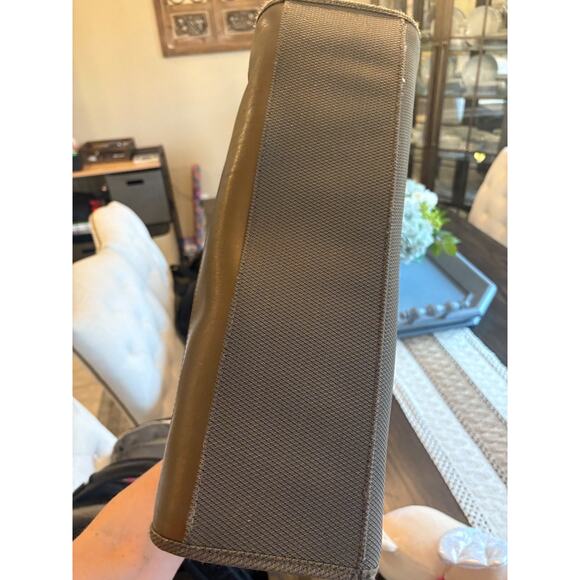 Diane Von Furstenberg LG Gray Canvas Leather Carry-On Weekender/Travel Bag - Picture 10 of 10